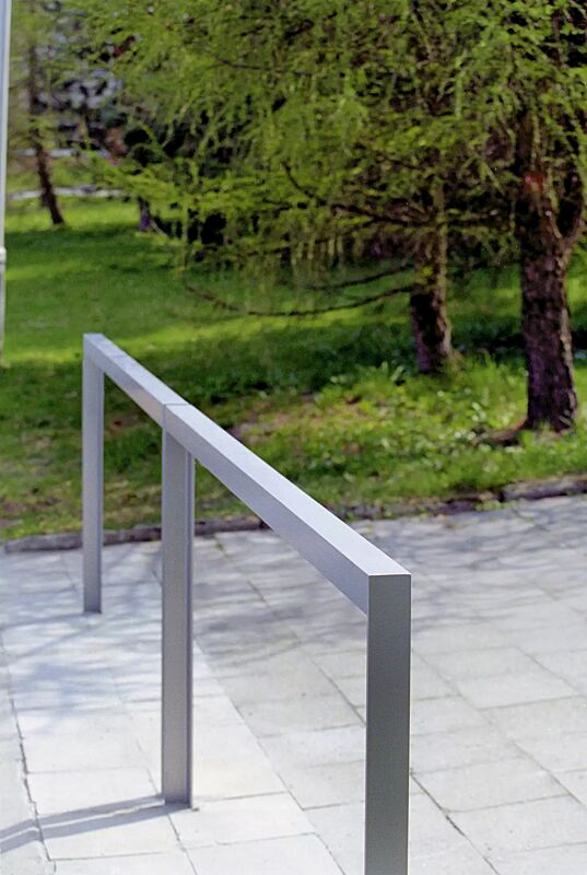 gelaendersystem-lotlimit__shoKAT0019382 Systemgeländer LOTLIMIT ohne Edelstahldrähte, in RAL 9006 weißaluminium