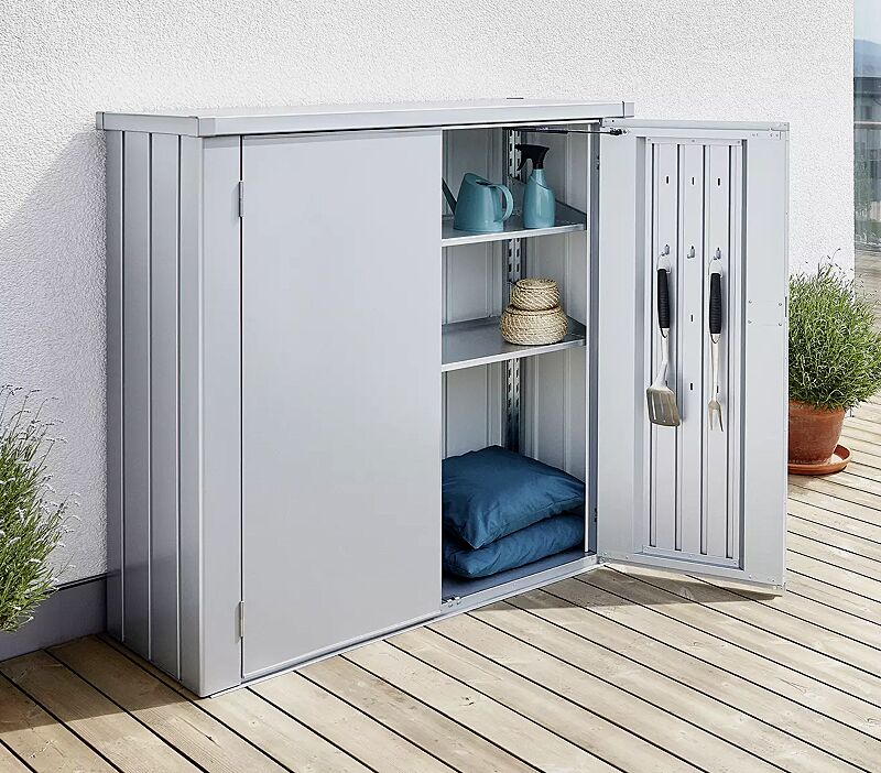 Geräteschrank ROMEO®, Modellgröße M, in silber-metallic, mit Regal-Set (Zubehör)