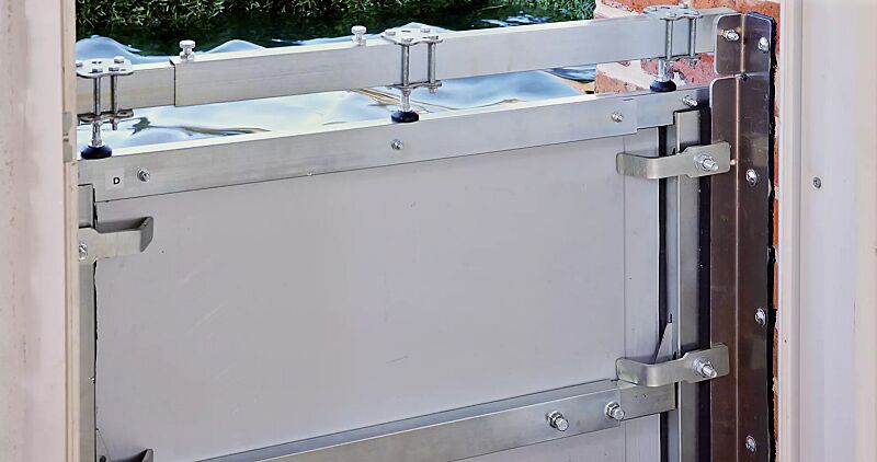 hochwassersperre-brenat__shoKAT0071470