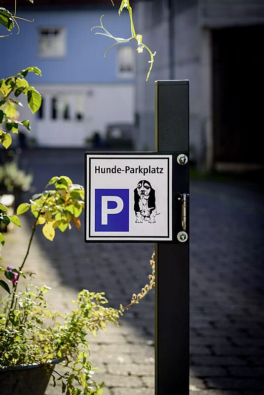 Hunde-Parkplatz BEAGLE zur Wandbefestigung, in RAL 7016 anthrazitgrau
