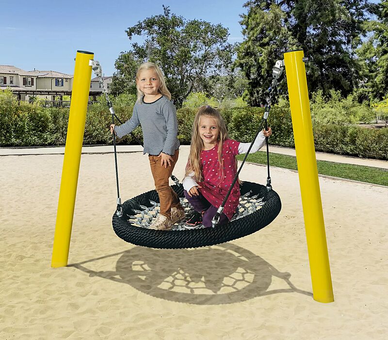 Kleinkind-Nestschaukel AGNES, Sitzfläche in grau ähnlich RAL 7001 silbergrau, Außenring und Aufhängung in schwarz ähnlich RAL 9005 tiefschwarz sowie Stahlpfosten standardmäßig in sonnengelb ähnlich RAL 1023 verkehrsgelb