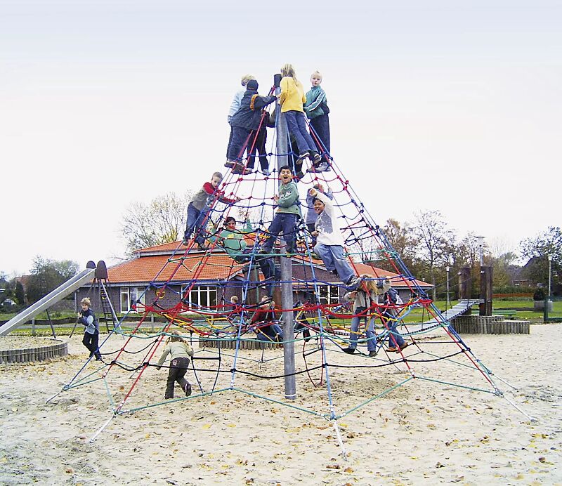 Kletterpyramide Ø 7200 mm