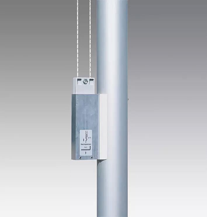 kompakter-aluminium-fahnenmast-system__shoKAT0010249 Hissvorrichtung abschließbar mittels Innensechskantschlüssel