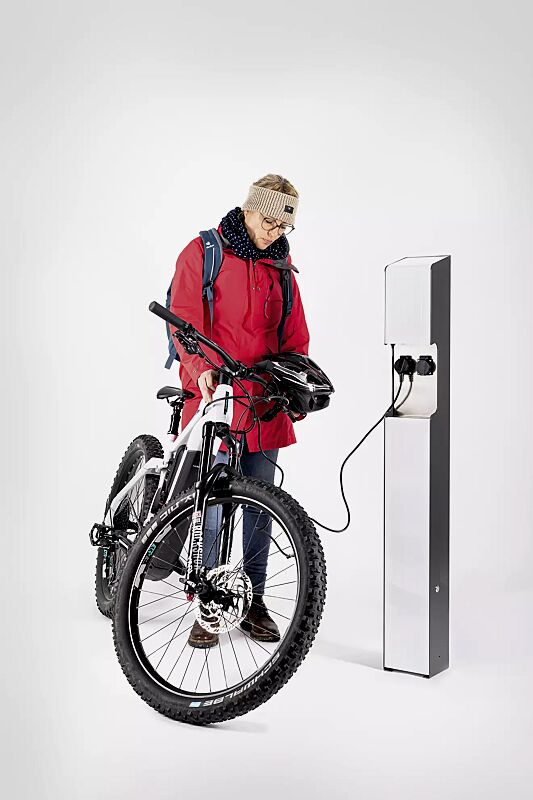 ladesaeule-cavan__shoKAT0068359 Ladesäule CAVAN, ohne Zugangsautorisierung, Edelstahl in eisenglimmer ähnlich DB 703