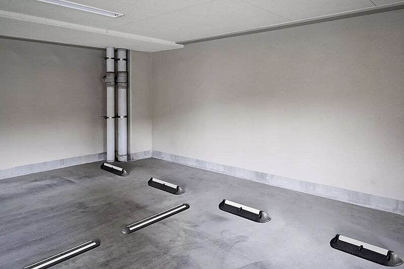 Leit- und Radstopbalken TIGRIS in schwarz