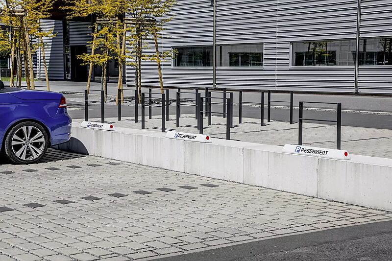 Leitbalken COBRA, Länge 900 mm in weiß mit Beschriftung (gegen Mehrpreis)