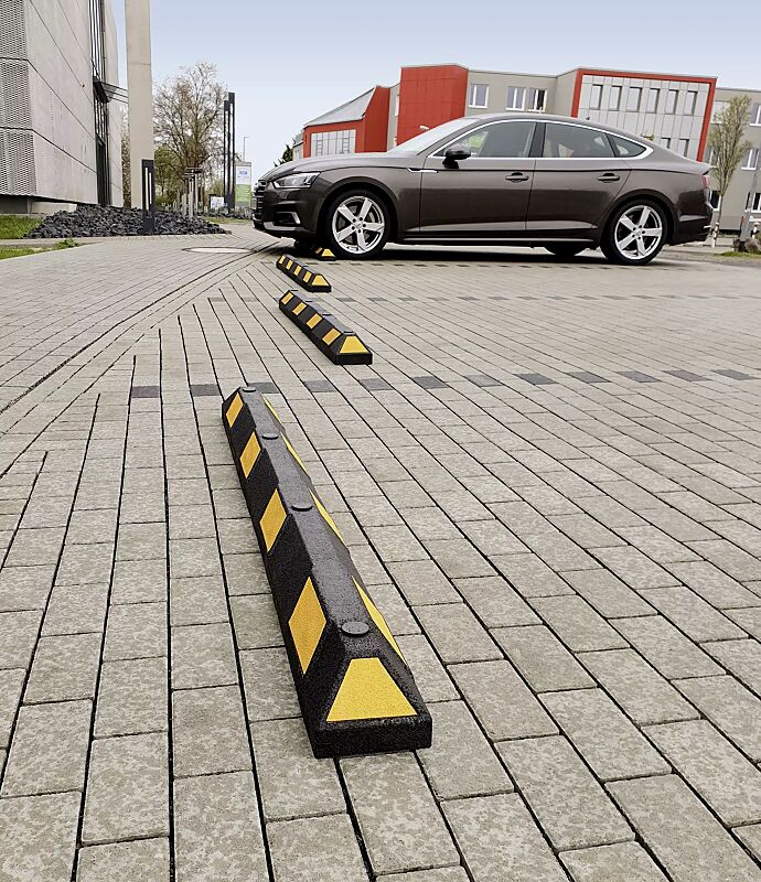 Leitbalken LIMNOS, schwarz mit gelben Reflexstreifen