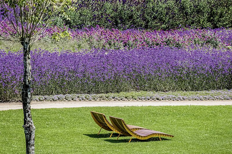 liegebank-bojon__shoKAT0070106 Liegebänke BOJON mit Hartholzbelattung, Breite 600 mm, Stahlteile in RAL 1021 rapsgelb