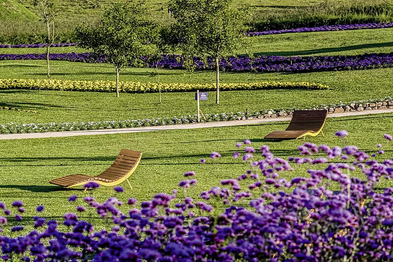 liegebank-bojon__shoKAT0070107 Liegebänke BOJON mit Hartholzbelattung, Breite 600 mm und 1100 mm, Stahlteile in RAL 1021 rapsgelb