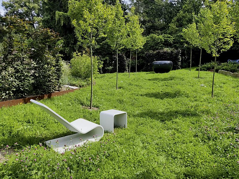 liegebank-clip__shoKAT0068007 Liegebank SPRING und Tisch CLIP, aus UTC®-Beton in weiß