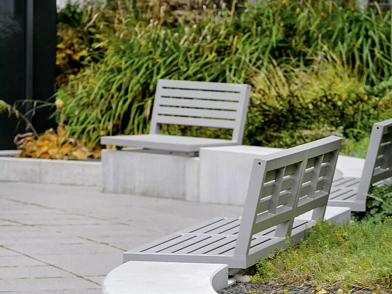 mauerauflage-liguria__shoKAT0038663 Mauerauflage LIGURIA mit Rückenlehne, Stahlteile in RAL 9007 graualuminium