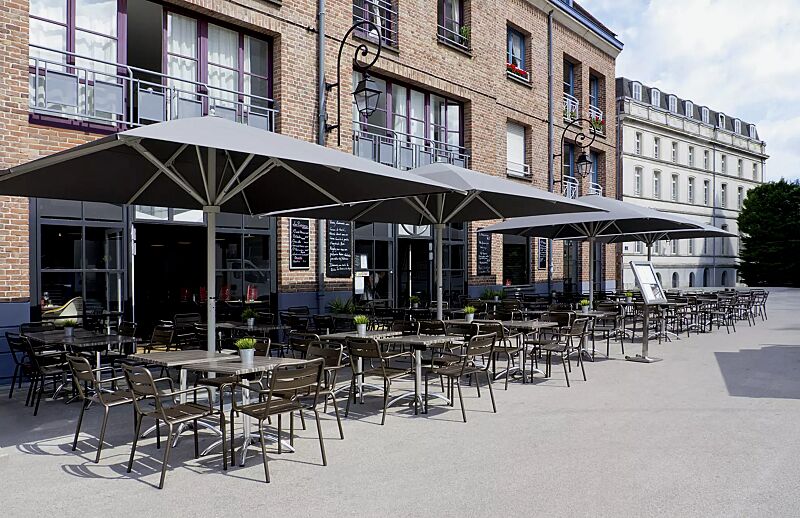 mittelmastschirm-big-ben__shoKAT0074591 Mittelmastschirm BIG BEN, Aluminiumkonstruktion silbergrau RAL 7001, integriertes LED-Strebenlicht (Mehrpreis), Schirmtuchausführung ProNature in perla