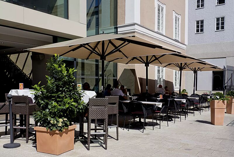 mittelmastschirm-big-ben__shoKAT0074593 Mittelmastschirm BIG BEN, Aluminiumkonstruktion schokoladenbraun RAL 8017, Schirmtuchausführung ProNature in marfil