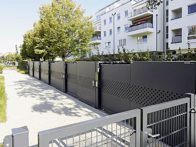 muellbehaelterschrank-styleout-qubis-1100__shoKAT0067912 Müllbehälter-Doppelschrank STYLEOUT® QUBIS 1100 für 4-Rad-Abfallgroßbehälter, Schiebetüren mit Quadratlochung, Aluminiumkonstruktion in RAL 7016 anthrazitgrau