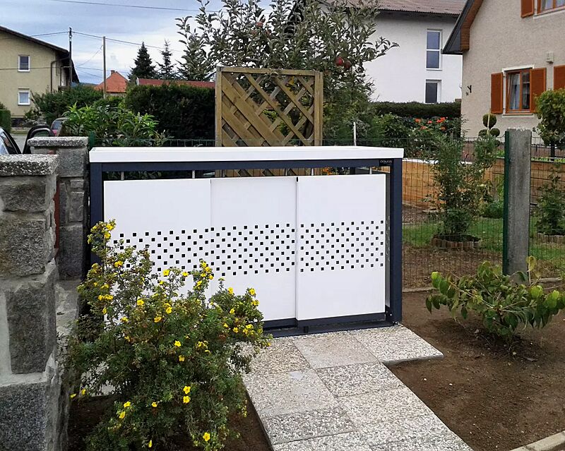 muellbehaelterschrank-styleout-qubis__shoKAT0043273 Müllbehälter-Dreifachschrank STYLEOUT® QUBIS mit Pflanzdach, Aluminiumkonstruktion in RAL 7016 anthrazitgrau, Dach, Schiebetüren, Rück- / Seitenwände in RAL 9006 weißaluminium