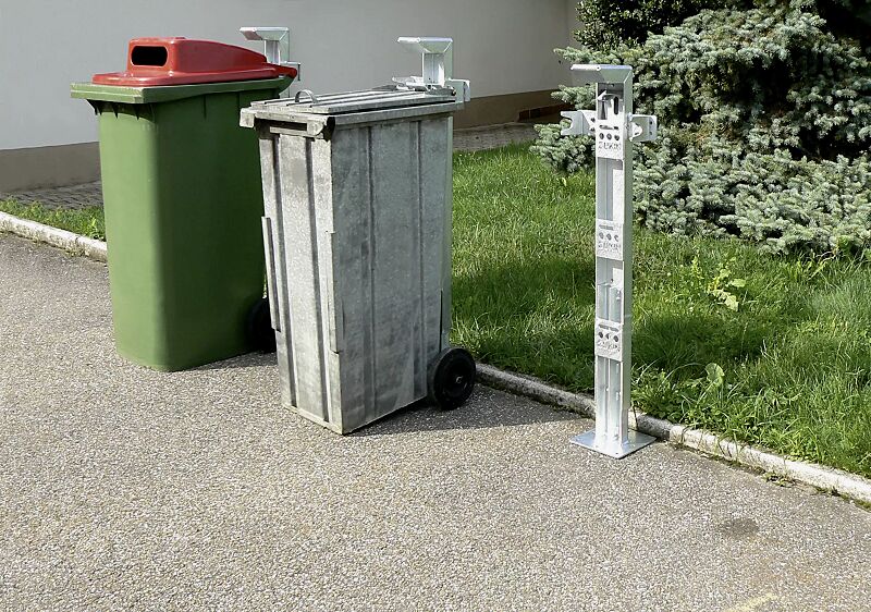 muelltonnensaeule-fixout__shoKAT0050075 Mülltonensäule FIXOUT, feuerverzinkt, zum Aufdübeln