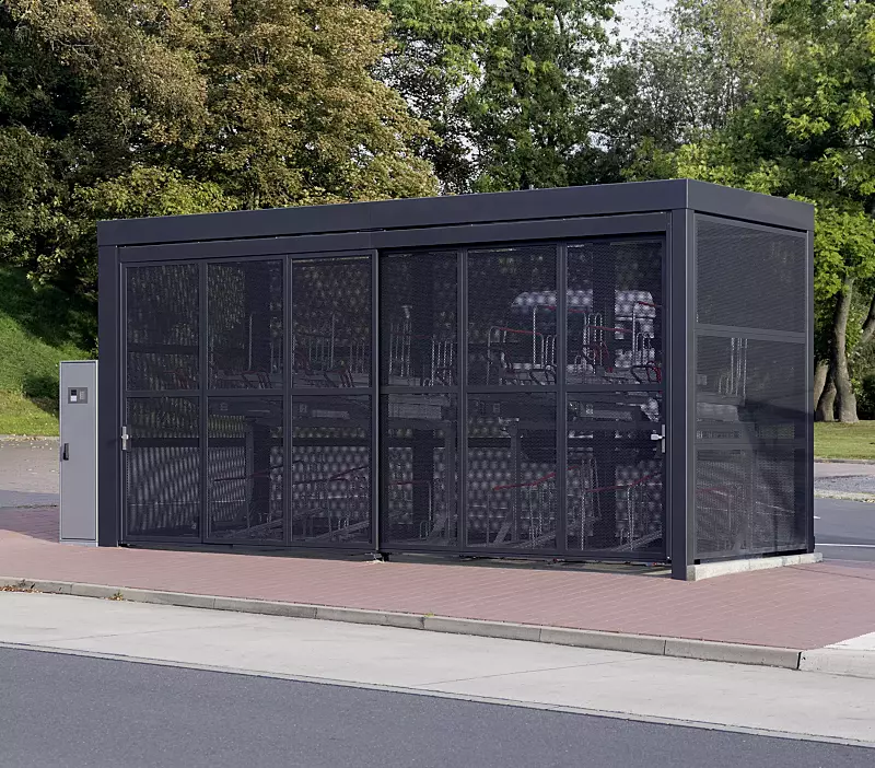 MULTIPORT® Rad, Dachbreite x Dachtiefe 6510 mm x 2350 mm, Rück- / Seitenwände und Schiebetür aus Lochblech, Stahlkonstruktion in DB 703 eisenglimmer, Doppelstock-Fahrradparksystem FLEXHUB, inklusive Zugangs- und Buchungssystem SmartBikeBox®