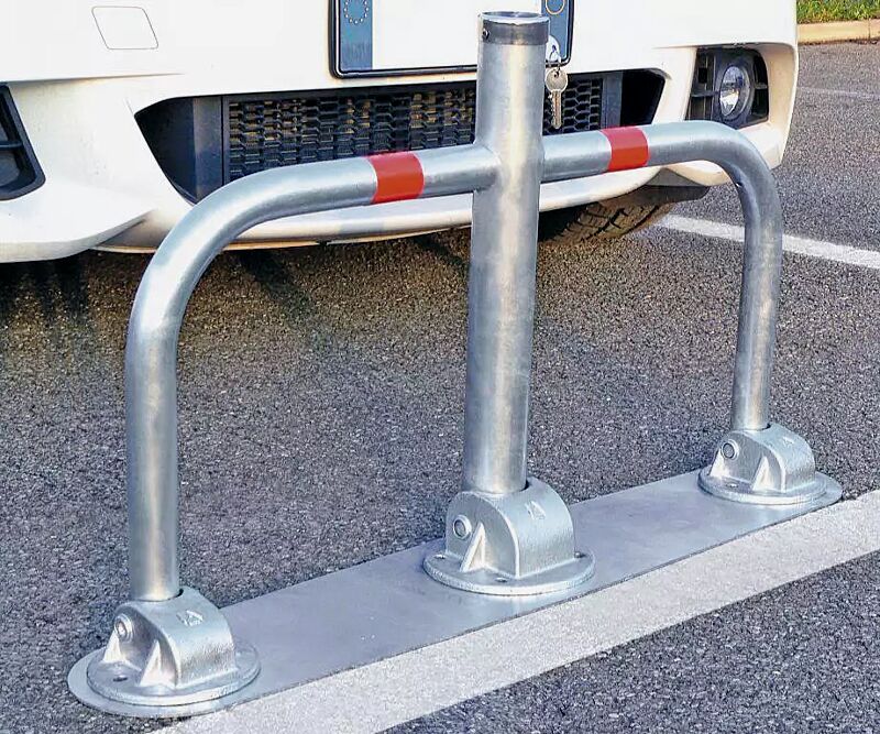 Parkbügel OSTARA zum Aufdübeln, mit Bodenplatte, mittels Profilzylinderschloss, feuerverzinkt