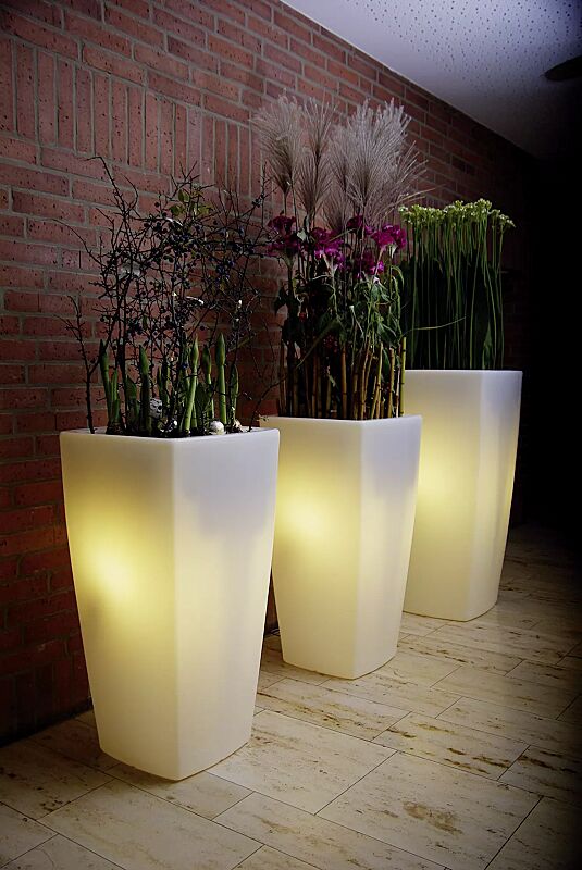 Pflanzbehälter BALI-LIGHT, 2 x Höhe 1300 mm, 1 x Höhe 1500 mm, transluzent beleuchtet