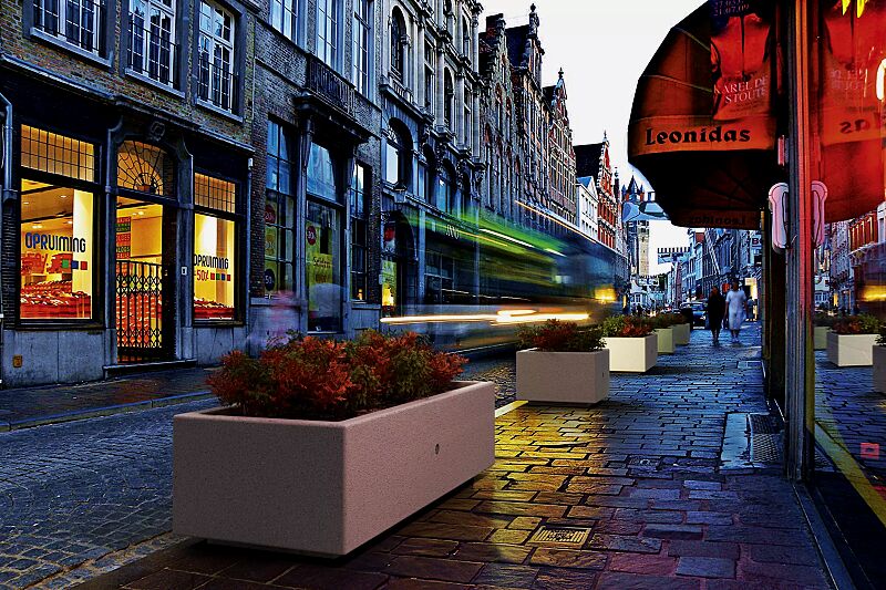 pflanzbehaelter-kubb__shoKAT0054460 Pflanzbehälter KUBB DOUBLE und MONO aus Beton, in Granitoptik weiß