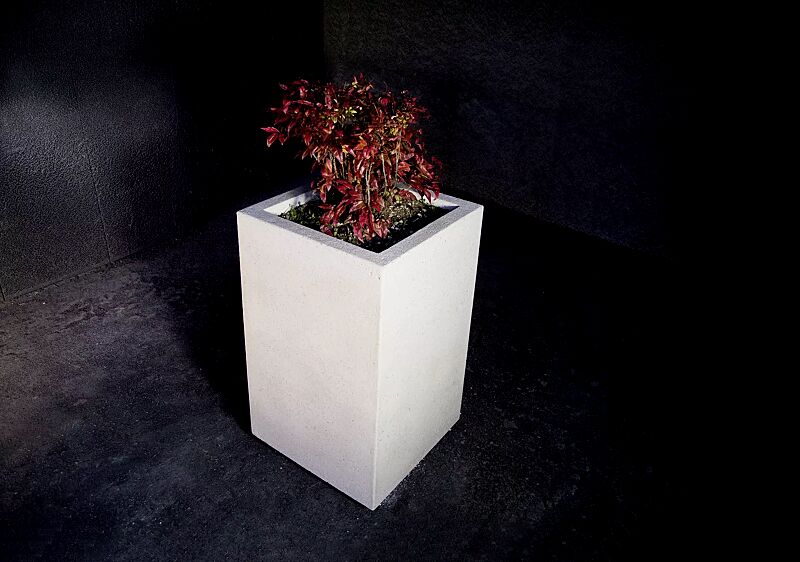 pflanzbehaelter-lounge__shoKAT0056787 Pflanzbehälter LOUNGE quadratisch, aus Beton, in Granitoptik weiß