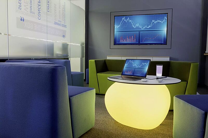 Pflanzbehälter MALUR-LIGHT, Höhe 490 mm, transluzent beleuchtet, mit aufgesetzter Tischplatte auf Anfrage