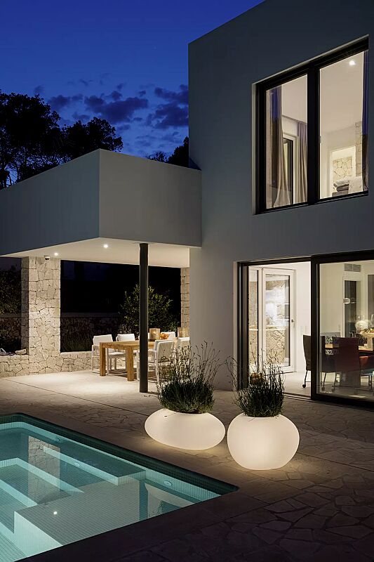 Pflanzbehälter MALUR-LIGHT, Höhe 390 mm und 490 mm, transluzent beleuchtet