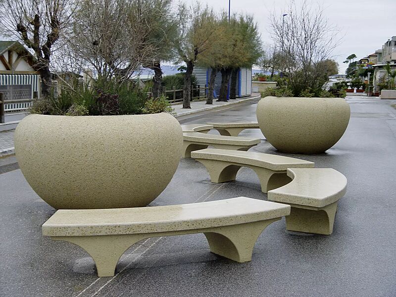 pflanzbehaelter-marte__shoKAT0036992 Pflanzbehälter MARTE aus rekonstituiertem Marmor gestockt, in gelb mori