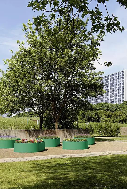 Pflanzbehälter MICROHAVEN in RAL 6000 patinagrün