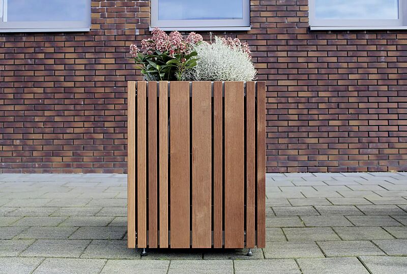 Pflanzbehälter SECUNDO PURE, 275 Liter, mit recyceltem und lokal gesammeltem Hartholz, Stahlteile verzinkt