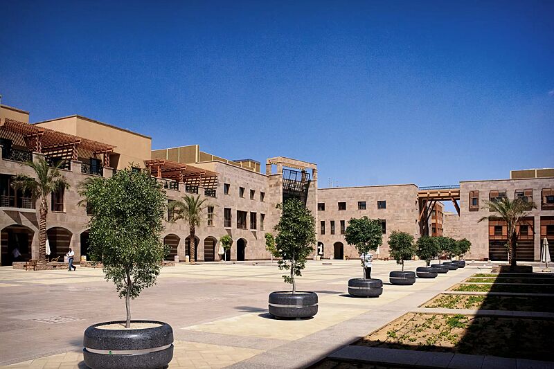 Pflanzbehälter TIMELESS aus rekonstituiertem Marmor geschliffen, in schwarz ebano, Ringtaille aus Edelstahl