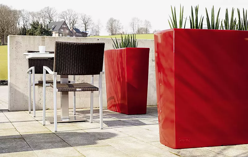 Pflanzbehälter TURA in rubinrot ähnlich RAL 3003