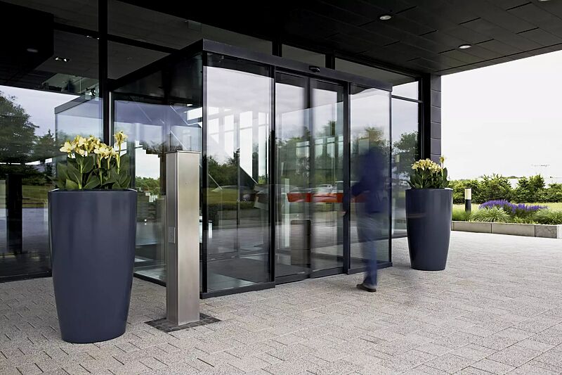 pflanzbehaelter-una__shoKAT0033174 Pflanzbehälter UNA, Höhe 1100 mm, in anthrazitgrau ähnlich RAL 7016