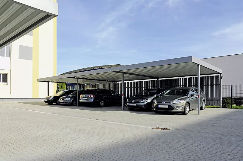 Pkw-Überdachung Z02 mit auftragsbezogener Anpassung, für 6 Pkw, Dachbreite x Dachtiefe 15190 mm x 5810 mm, Rückwand mit Stahlblechpaneelen, Stahlkonstruktion und Stahlblechpaneele in RAL 9007 graualuminium