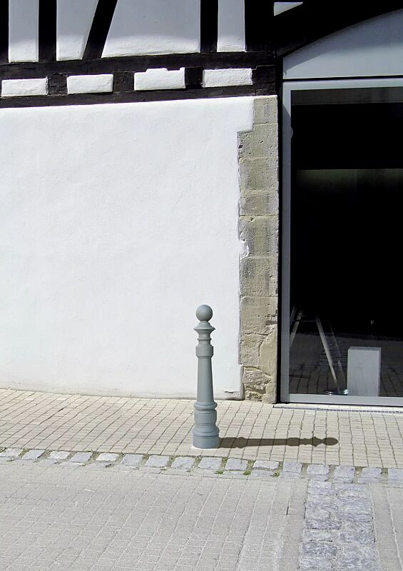 Poller ANTIKE I in RAL 7016 anthrazitgrau