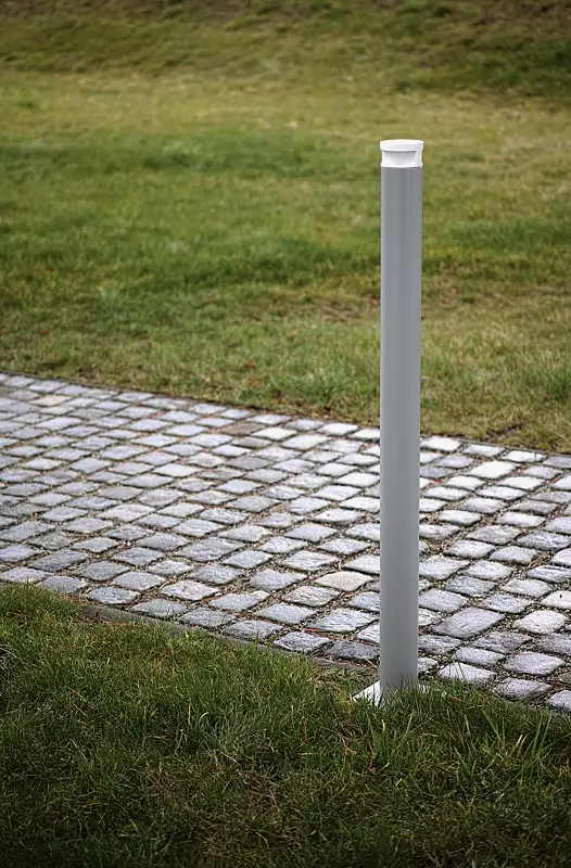 poller-donat__shoKAT0042886 Poller DONAT in RAL 9007 graualuminium mit Kopf in RAL 9010 reinweiß