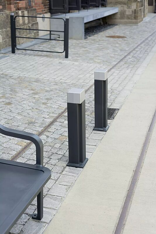 poller-imawa__shoKAT0055523 Poller IMAWA, Ausführung 2, in RAL 7016 anthrazitgrau und RAL 9006 weißaluminium