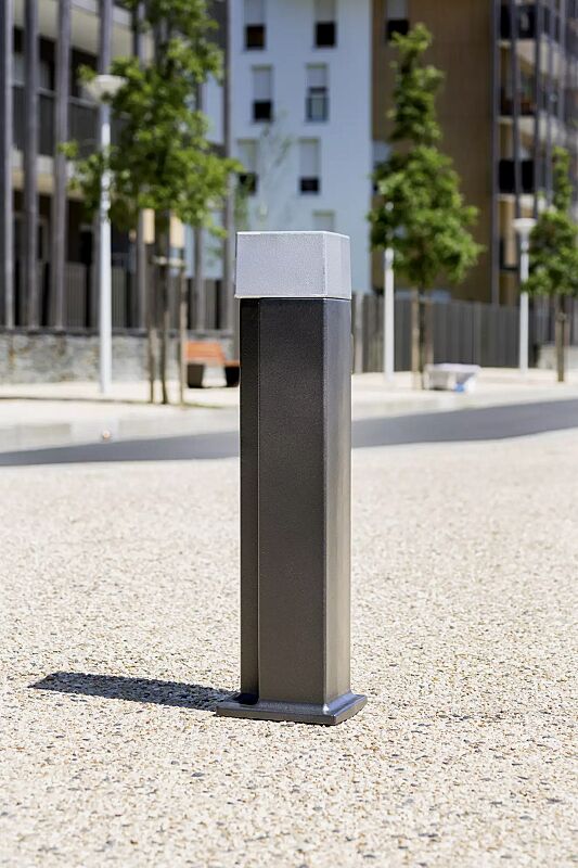 poller-imawa__shoKAT0055842 Poller IMAWA, Ausführung 2, in RAL 7016 anthrazitgrau und RAL 9006 weißaluminium