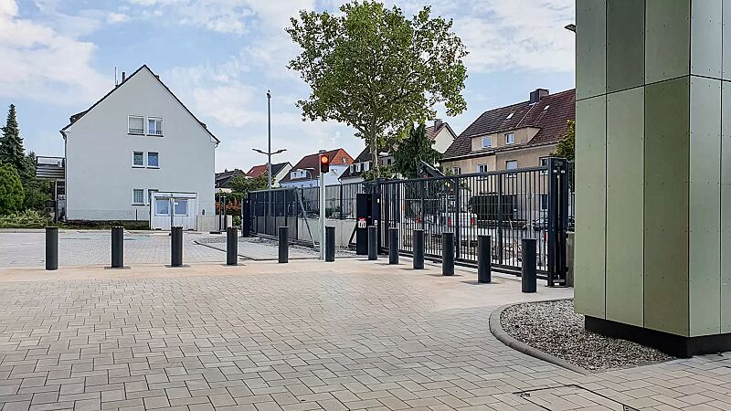 Poller MATHA - automatisch versenkbar, in RAL 7016 anthrazitgrau