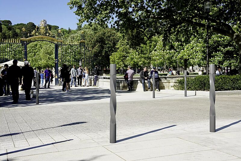 Poller STRIUM VARIO in RAL 7011 eisengrau