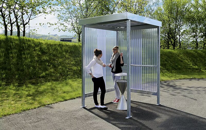 raucherunterstand-cigar__shoKAT0054655 Raucherunterstand CIGAR, Dachbreite x Dachtiefe 1720 mm x 1580 mm, inklusive Rück- / einer Seitenwand, integrierter Anlehnmöglichkeit, mit Ascher, Stahlkonstruktion feuerverzinkt