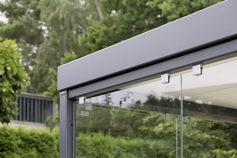 Detail: Glaswandbefestigung