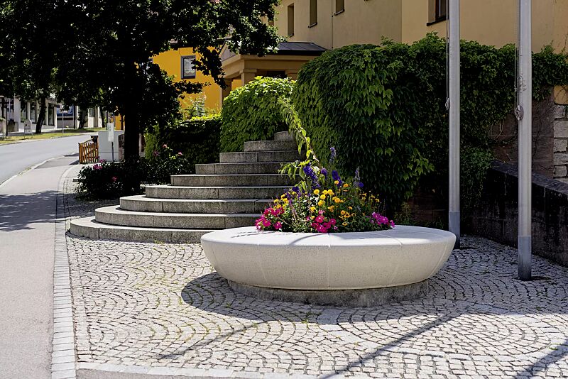 rundbank-olimpo__shoKAT0064189 Rundbank OLIMPO aus Beton, in Granitoptik weiß