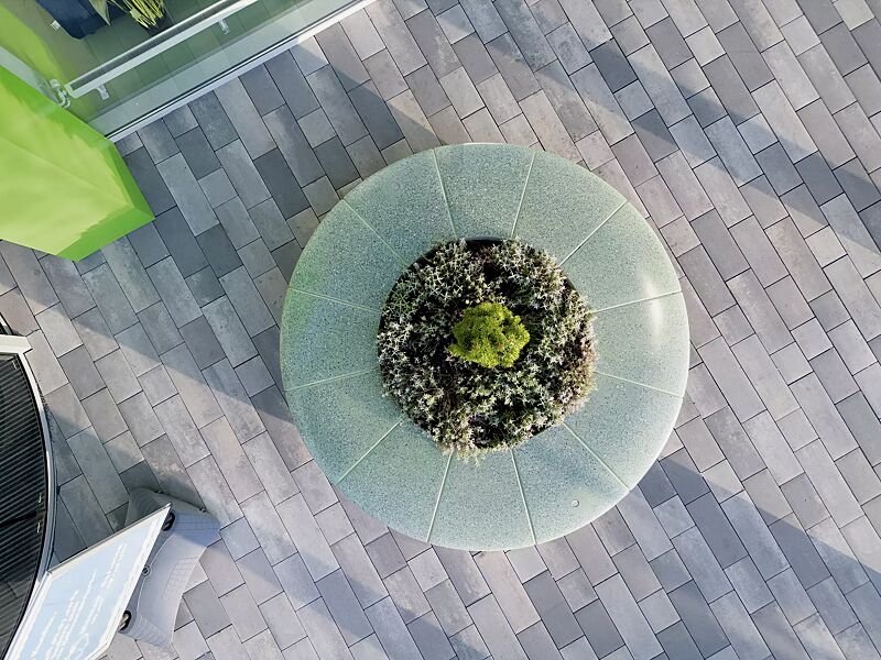 rundbank-olimpo__shoKAT0071414 Rundbank OLIMPO aus rekonstituiertem Marmor geschliffen, in grün alpi