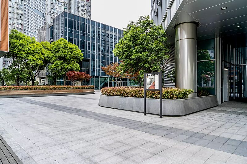 Schaukasten LIMOGES mit Rechteckrohrständer zum Einbetonieren (Zubehör), für 6 x DIN A4, mit Beschriftung (Zubehör), in DB 703 eisenglimmer