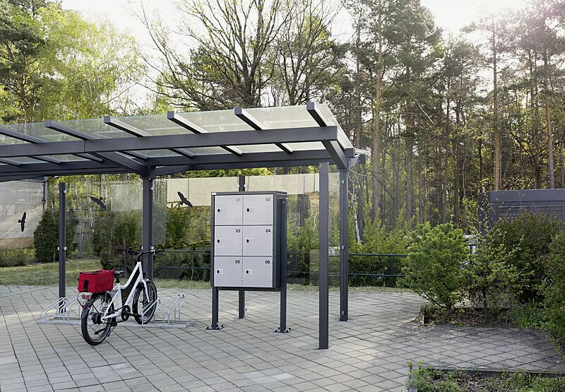 schliessfachanlage-secure__shoKAT0062247 Schließfachanlage SECURE, 6 Fächer mit Elektroinstallation, Türschließung mittels PIN-Code-Schloss, inklusive Unterzug und Stützen zum Aufdübeln, Türen in RAL 9006 weißaluminium, Stahlkonstruktion in RAL 7016 anthrazitgrau