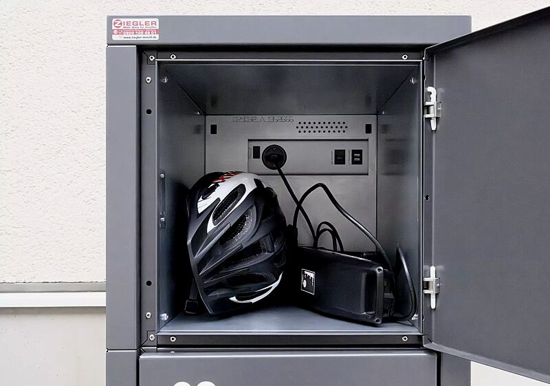 schliessfachanlage-secure__shoKAT0077280 Detail: Schließfach mit Elektroinstallation