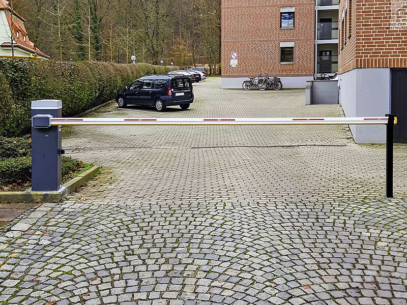 Schrankenanlage BUSSET, Absperrbreite 4,00 m und Auflagestütze