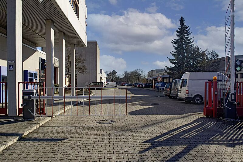 Schrankenanlage BUSSET mit Hängegittermodul