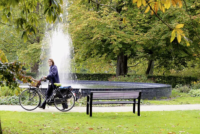 seniorenbank-caserta__shoKAT0040037 Seniorenbank CASERTA mit Rückenlehne und Armlehnen aus Stahl